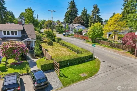 8620 28th Avenue NW Seattle WA 98117