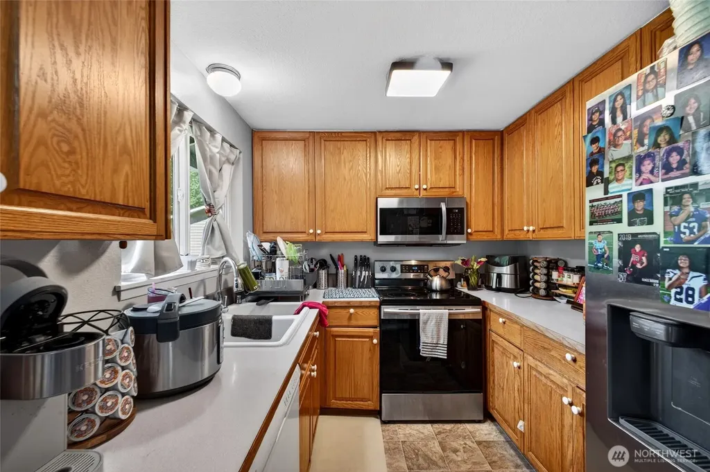 4216 W Tapps Drive E Lake Tapps WA 98391