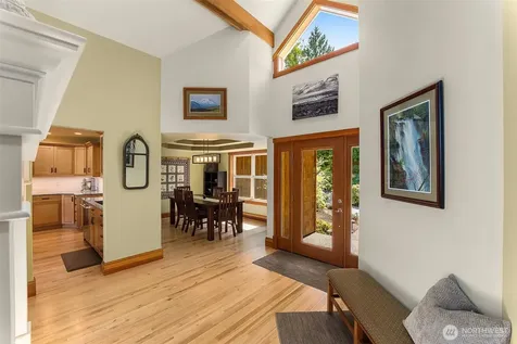 16480 Mountain View Road Mount Vernon WA 98274