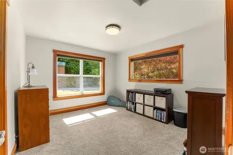 16480 Mountain View Road Mount Vernon WA 98274