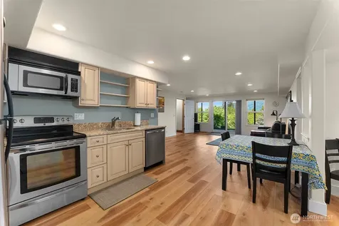 16480 Mountain View Road Mount Vernon WA 98274