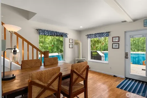 16480 Mountain View Road Mount Vernon WA 98274