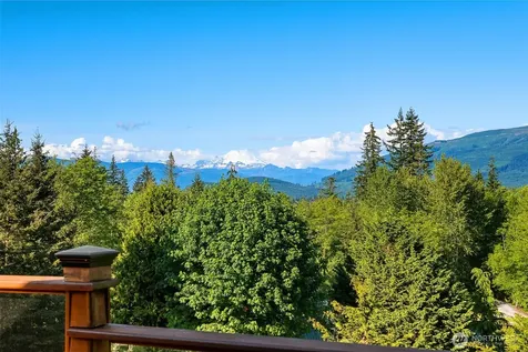 16480 Mountain View Road Mount Vernon WA 98274