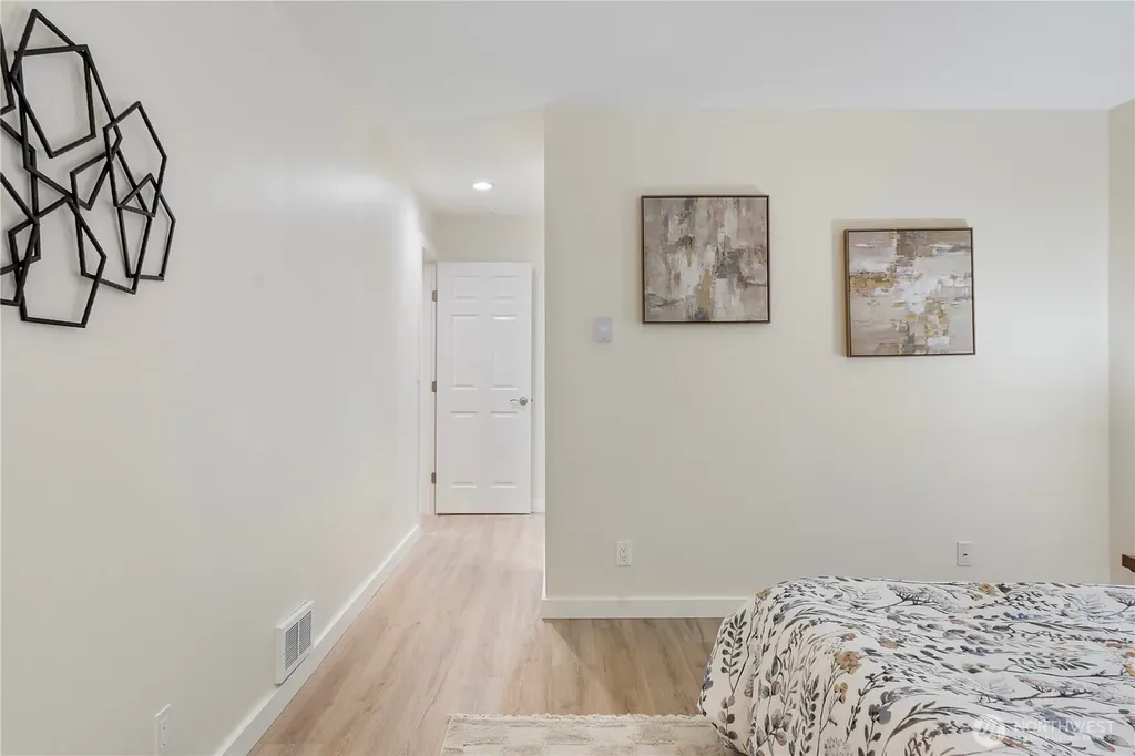 11706 Admiralty Way Everett WA 98204