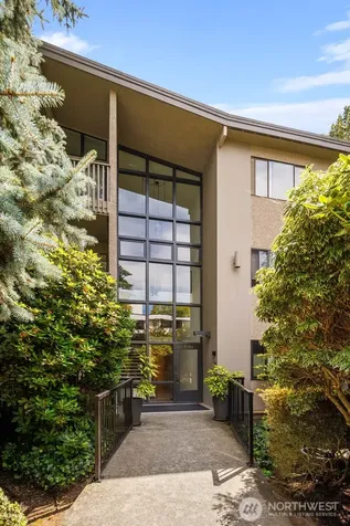 9901 NE 4th Street Bellevue WA 98004