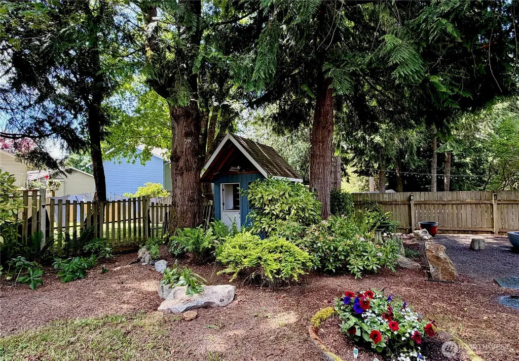 2051 NE Bartre Court Poulsbo WA 98370
