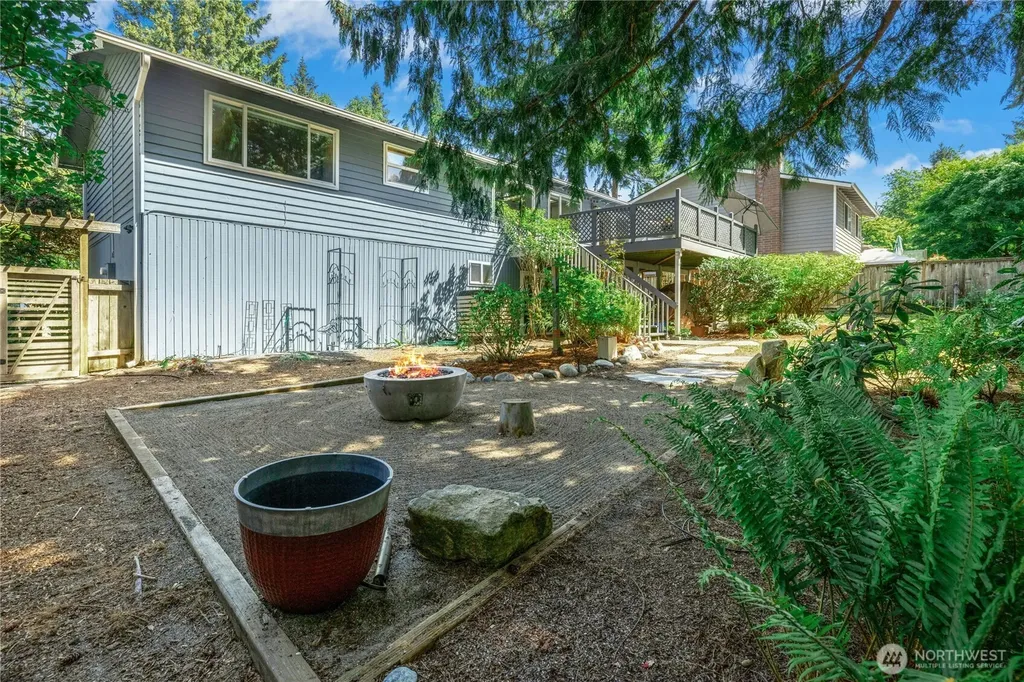 2051 NE Bartre Court Poulsbo WA 98370