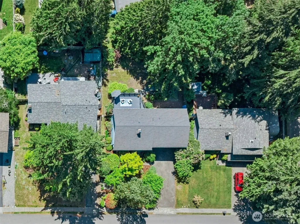 2051 NE Bartre Court Poulsbo WA 98370
