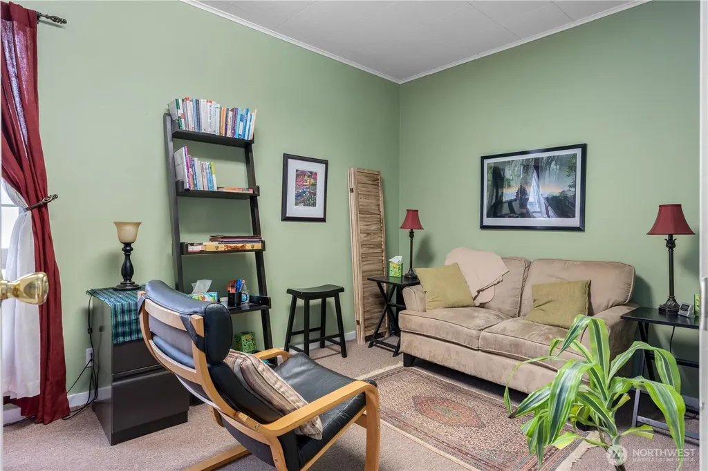18978 Front Street NE Poulsbo WA 98370