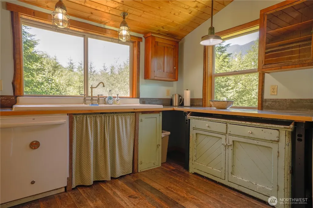 2904 Wildwood Drive Quilcene WA 98376