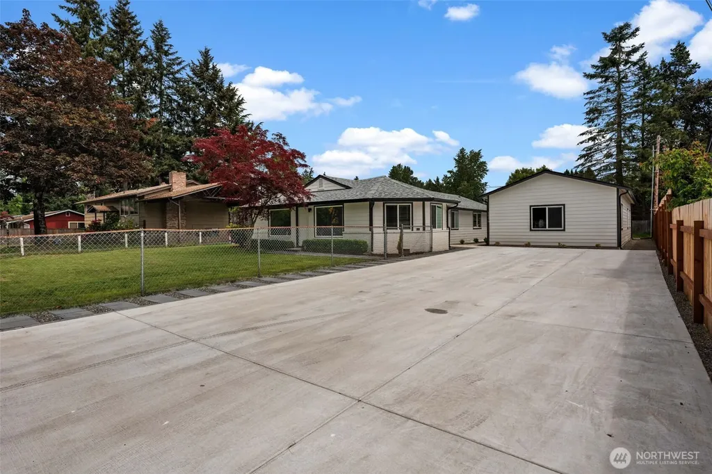 8827 D Street E Tacoma WA 98445
