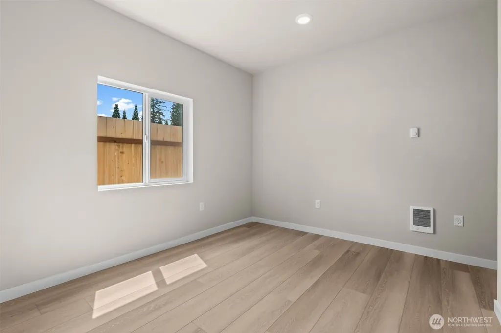 8827 D Street E Tacoma WA 98445