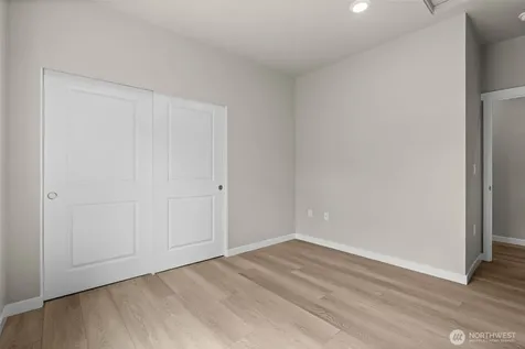 8827 D Street E Tacoma WA 98445