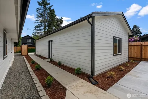 8827 D Street E Tacoma WA 98445