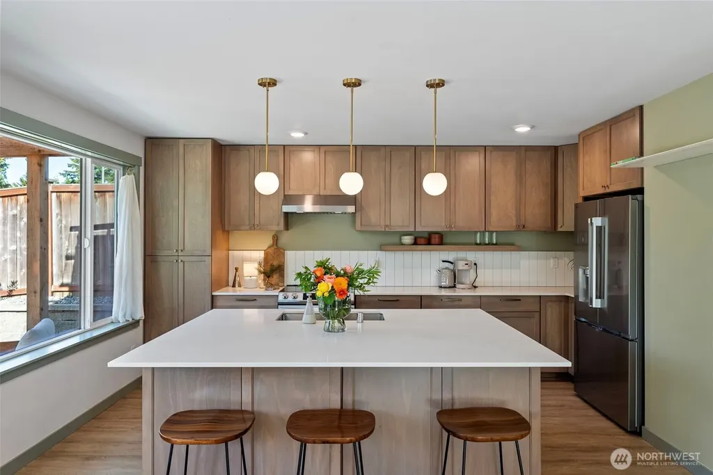 503 5th Street Steilacoom WA 98388