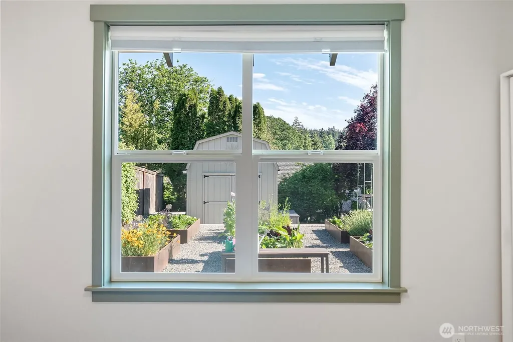 503 5th Street Steilacoom WA 98388