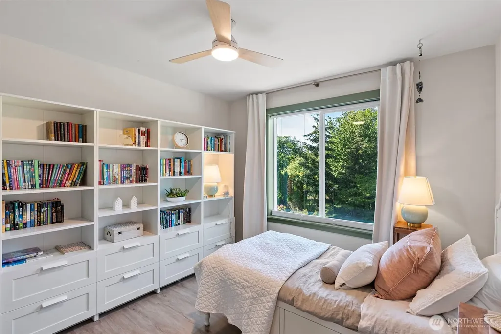 503 5th Street Steilacoom WA 98388