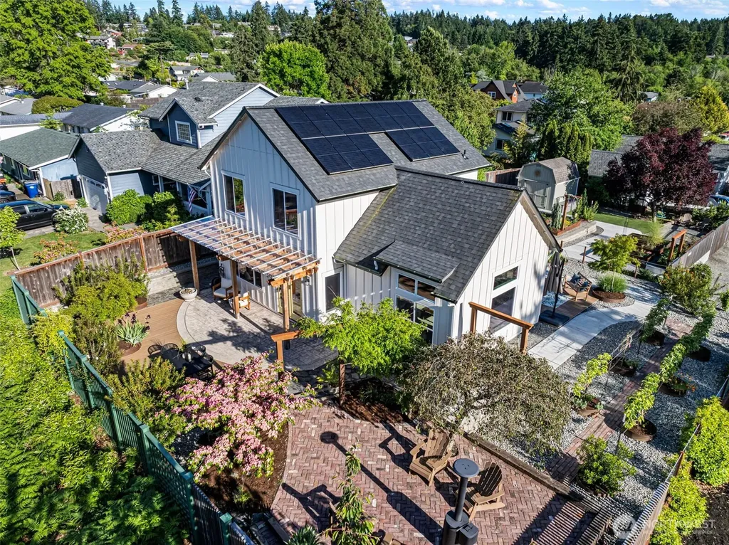 503 5th Street Steilacoom WA 98388