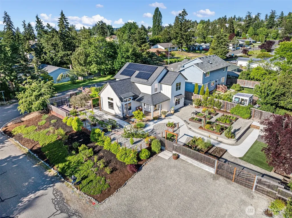 503 5th Street Steilacoom WA 98388