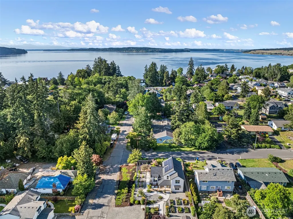503 5th Street Steilacoom WA 98388