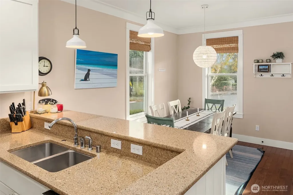 24 Float Lane Pacific Beach WA 98571