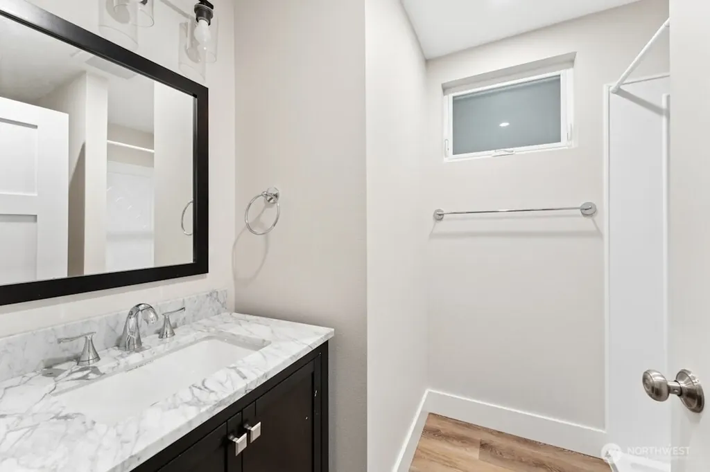 5243 19th Avenue NE Seattle WA 98105