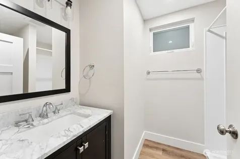 5243 19th Avenue NE Seattle WA 98105