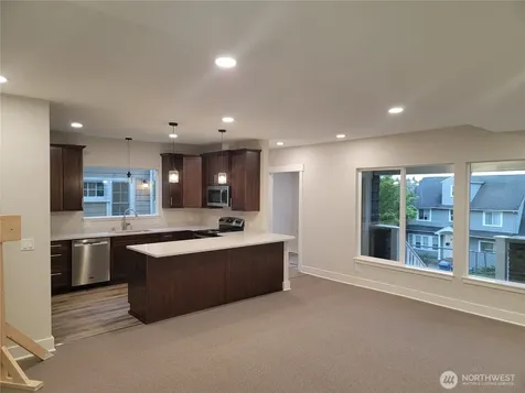 5243 19th Avenue NE Seattle WA 98105
