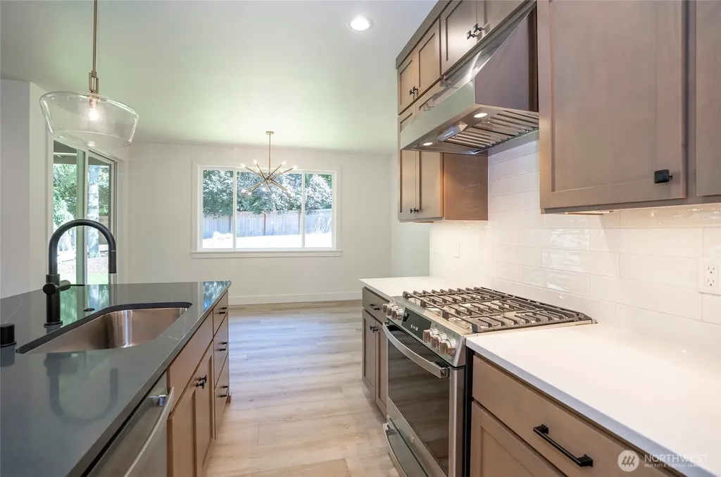 2746 Sunset Court Steilacoom WA 98388