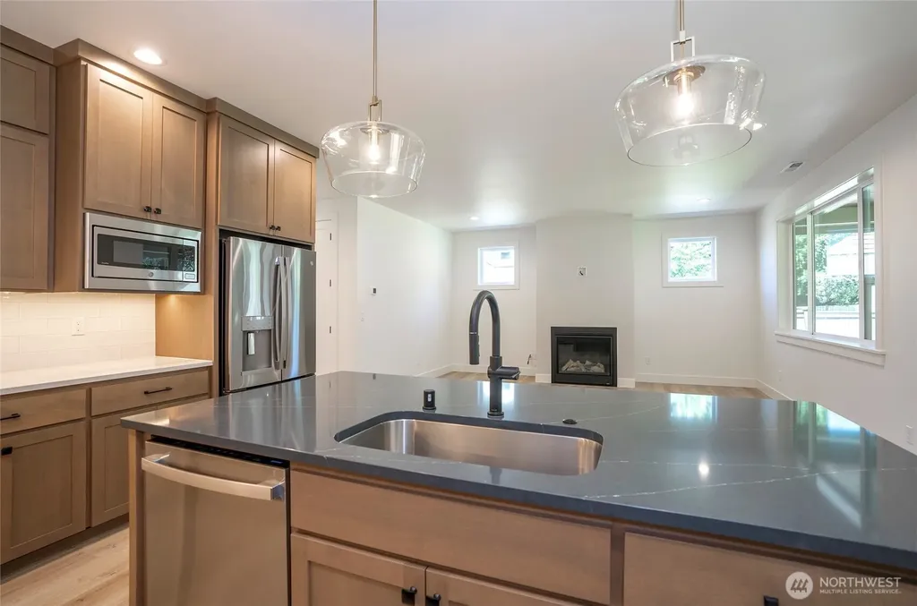 2746 Sunset Court Steilacoom WA 98388