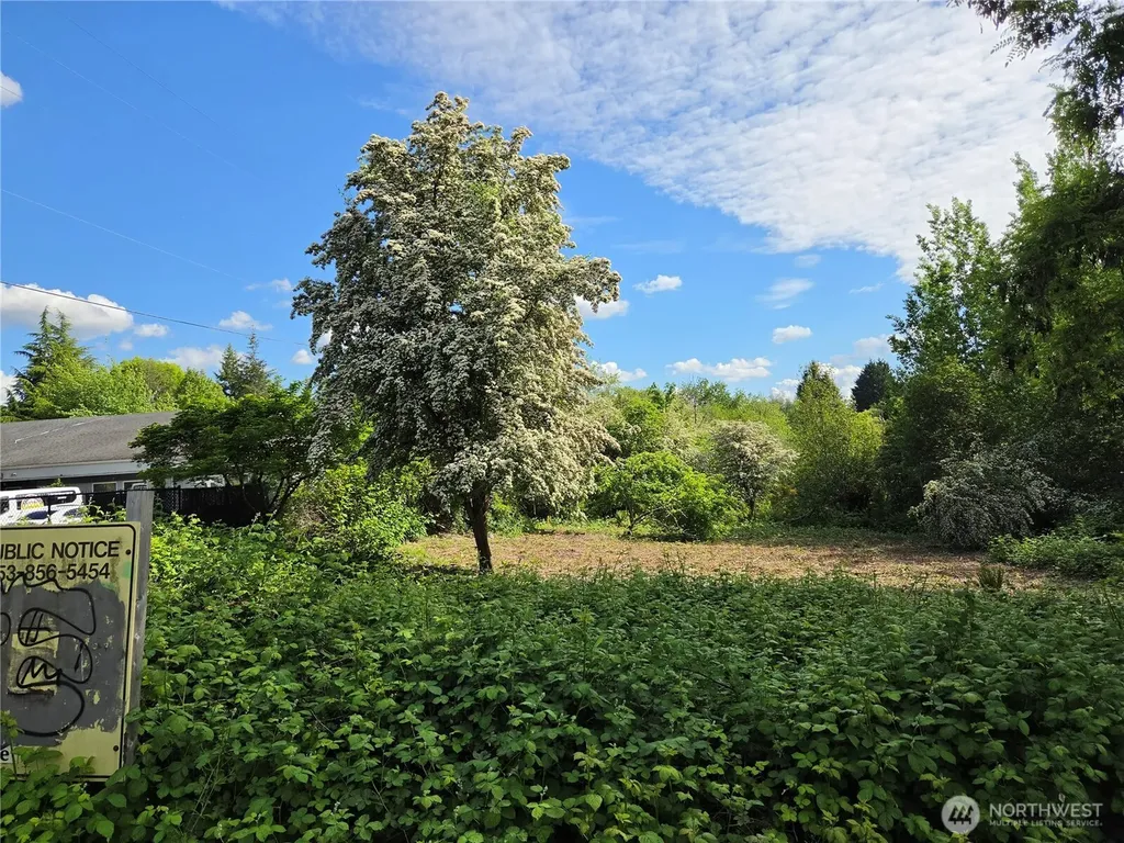 14707 SE 272nd Kent WA 98042