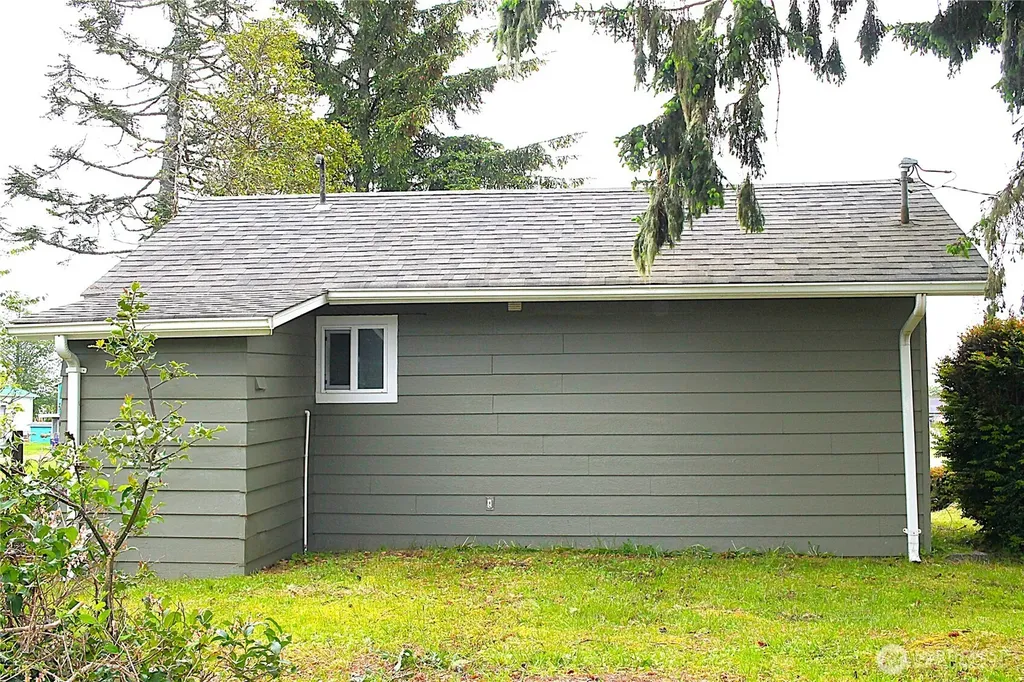 603 N Broadway Street Westport WA 98595