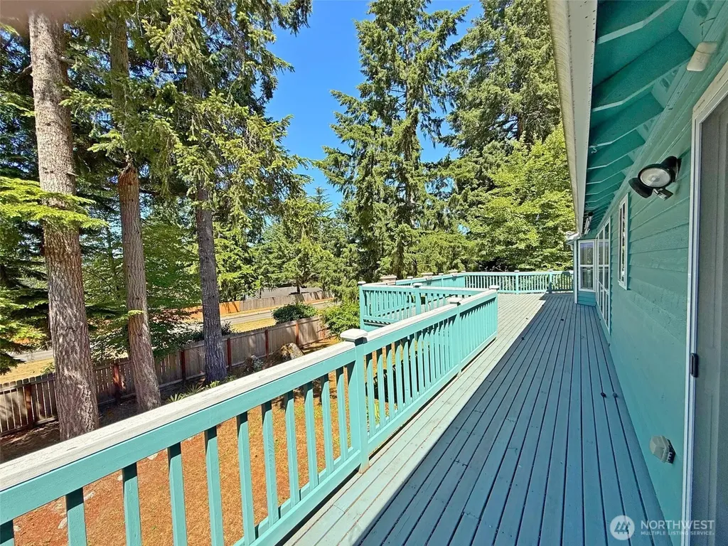 12901 Avante Drive Silverdale WA 98383
