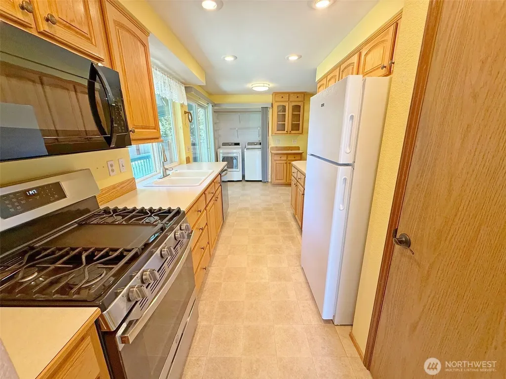 12901 Avante Drive Silverdale WA 98383