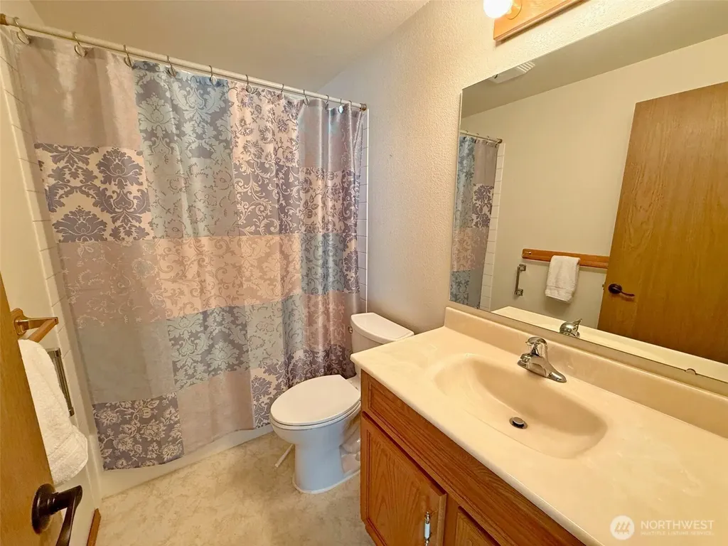 12901 Avante Drive Silverdale WA 98383