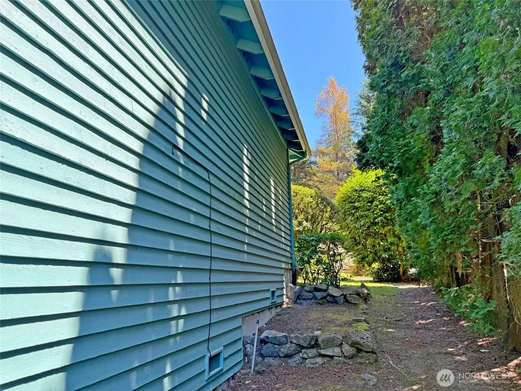 12901 Avante Drive Silverdale WA 98383