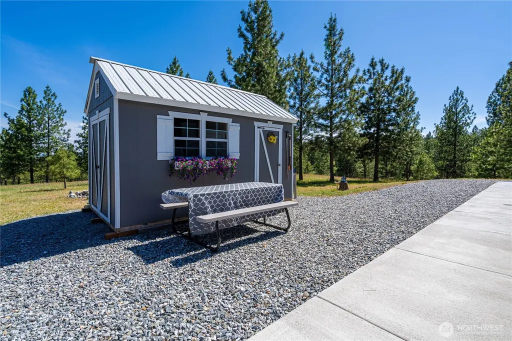250 Open Lane Chelan WA 98816
