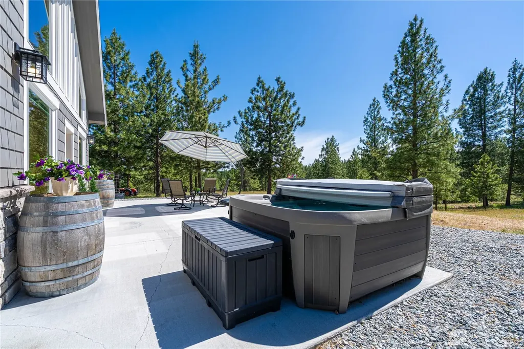 250 Open Lane Chelan WA 98816