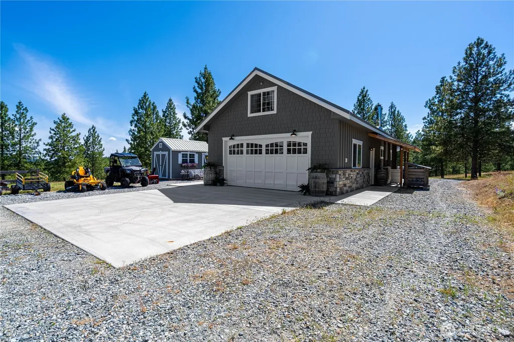 250 Open Lane Chelan WA 98816