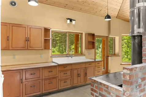 12 Tuckaway Road Twisp WA 98856