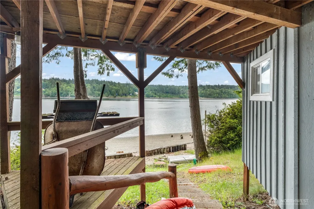 415 E Herron Boulevard NW Lakebay WA 98349