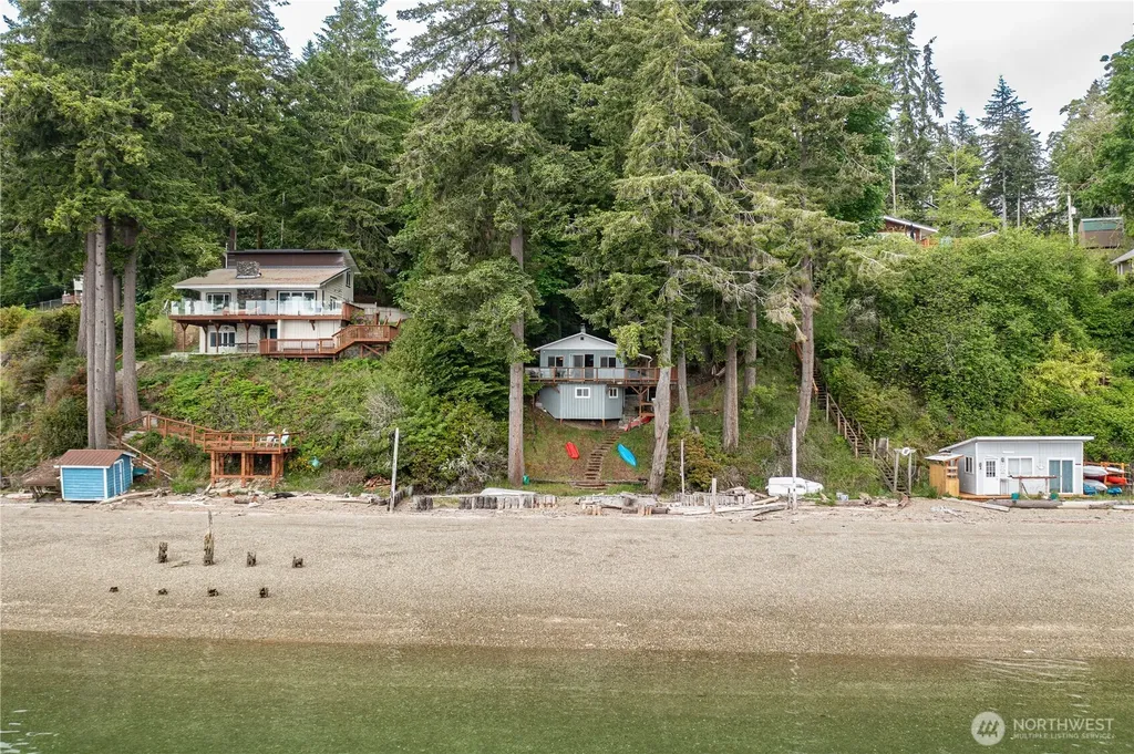 415 E Herron Boulevard NW Lakebay WA 98349