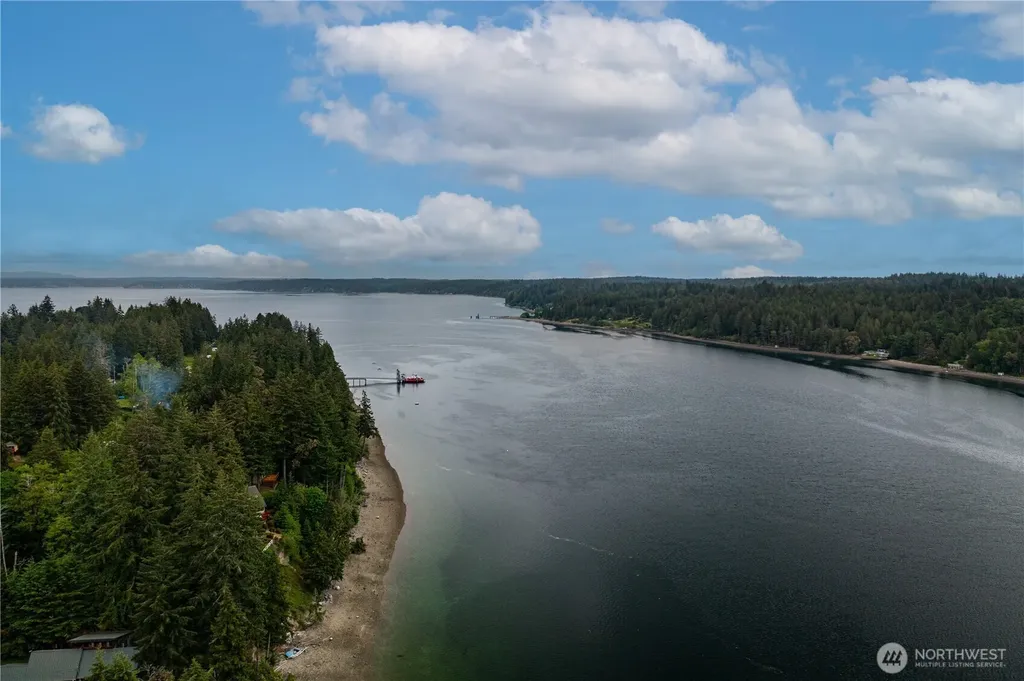 415 E Herron Boulevard NW Lakebay WA 98349