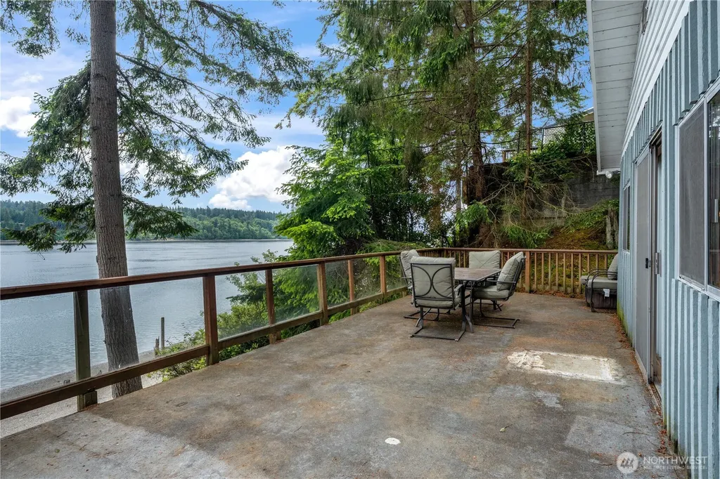 415 E Herron Boulevard NW Lakebay WA 98349