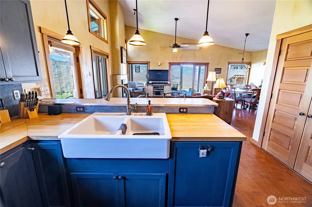 74 Sawtooth Vista Road Pateros WA 98846