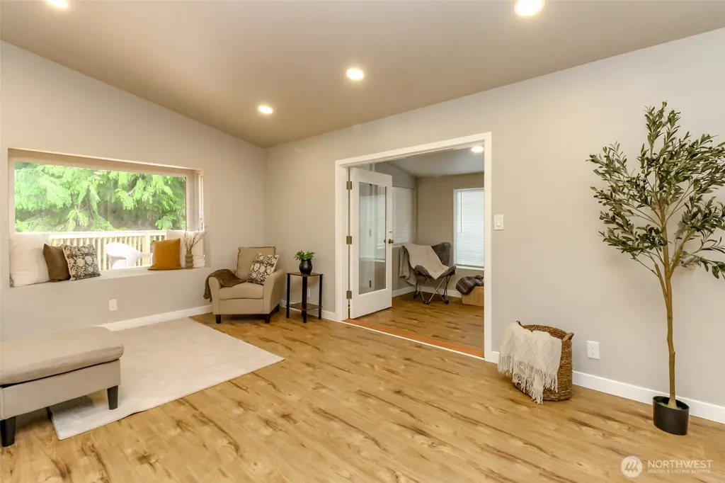 22065 106th Place SE Kent WA 98031