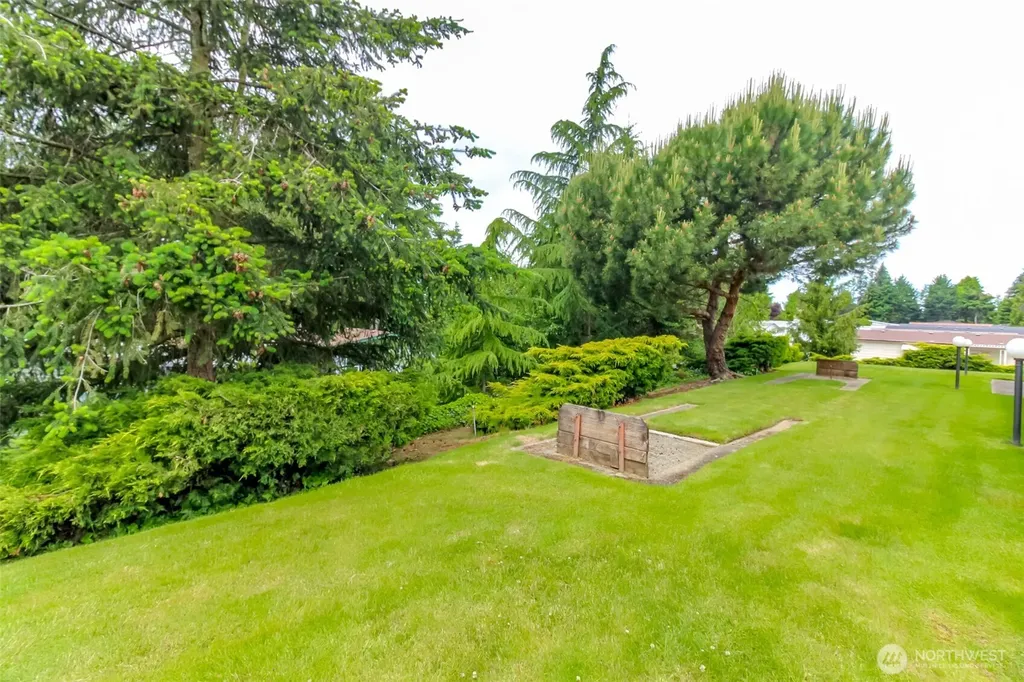 22065 106th Place SE Kent WA 98031
