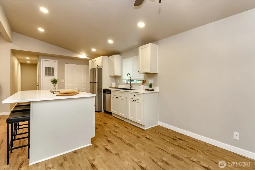 22065 106th Place SE Kent WA 98031