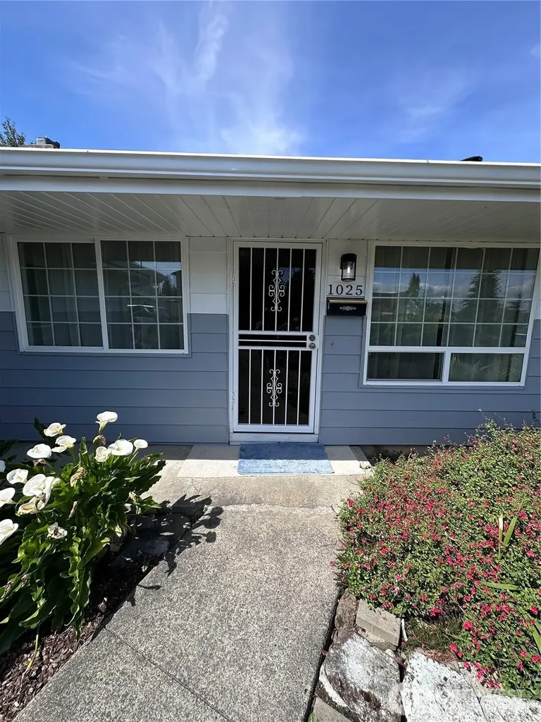 1025 E 53rd Street Tacoma WA 98404