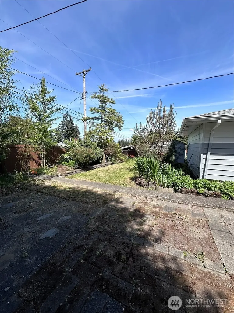 1025 E 53rd Street Tacoma WA 98404